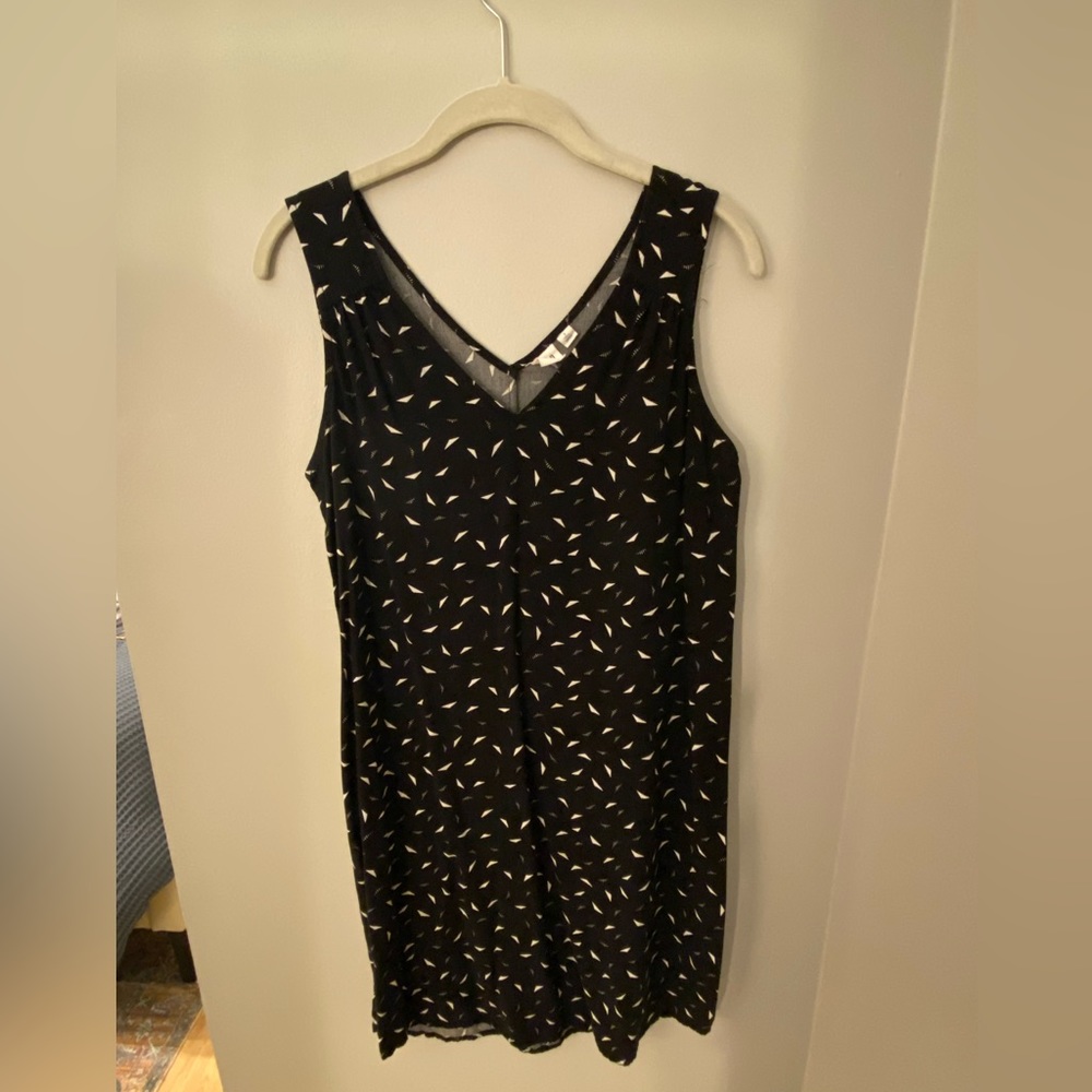 Gap black and white dress